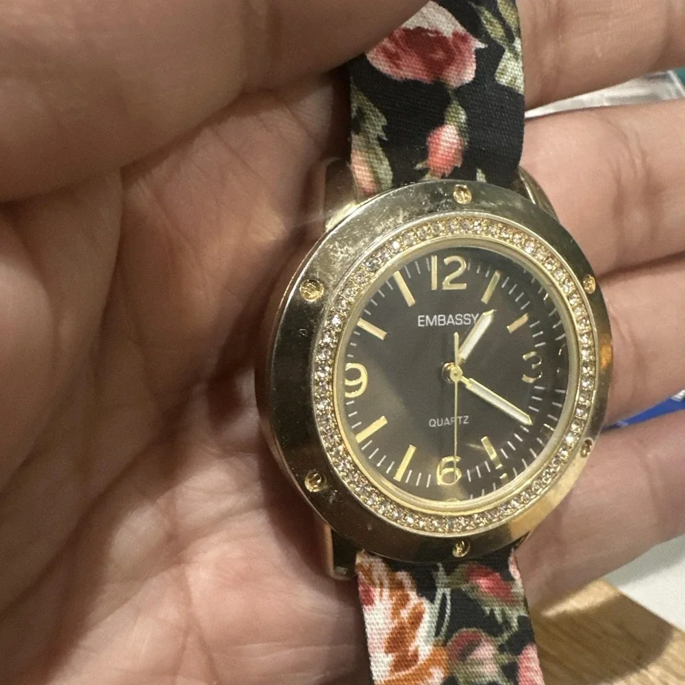 Works EMBASSY Ladies Watch Gold Crystal Tone New Battery Floral Strap 36mm Fit 7
